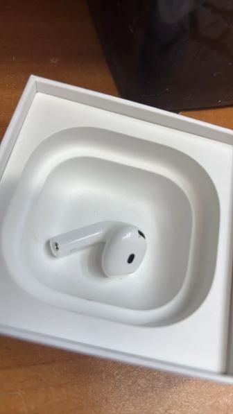 AirPods 4( только левое ухо )