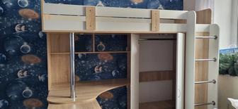 Продается детская кровать-чердак с рабочей зоной и шкафом