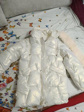 Продам куртку детскую