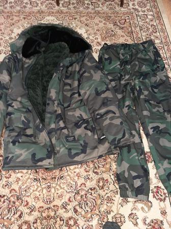 Продам комплект куртка штаны