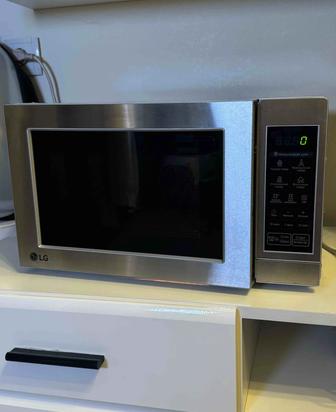 Микроволновая печь LG MS-2044V серый