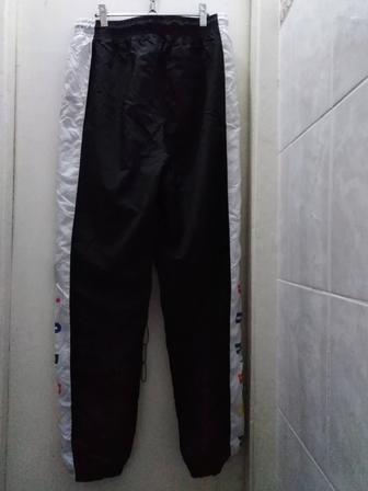 ПРОДАМ ДЁШЕВО трико, мужское. Фирменное, р.48/50, плащевка. Бу.