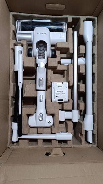 Современный моющий пылесос Моющий пылесос Polaris PVCW 8090