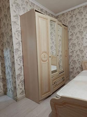 Продам спальный гарнитур