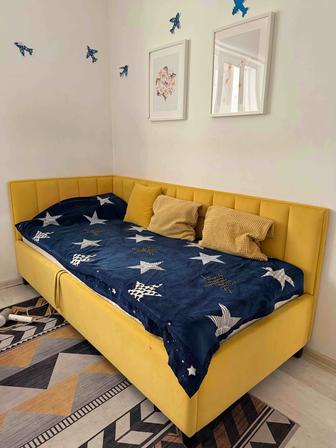 Кровать с мягкой спинкой 213100 см матрас и подушки