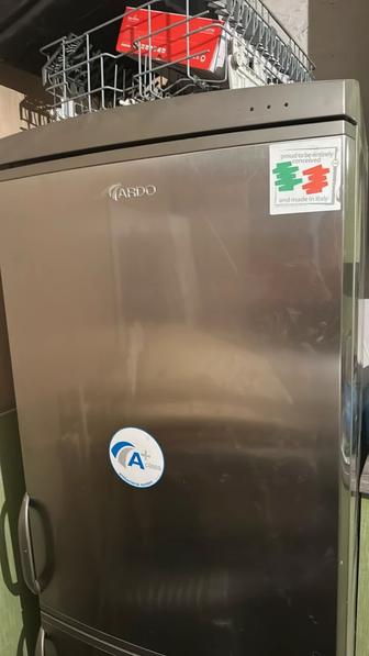 Продам холодильник не работает