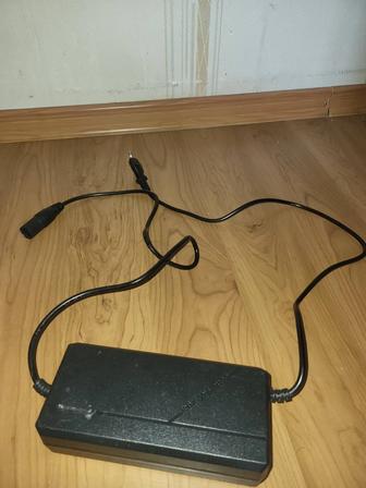 Зарядник зарядка для курьеров для электровелосипед электро велосипед