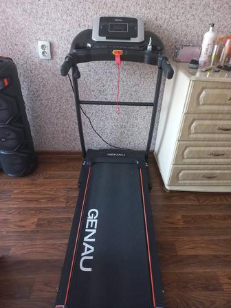 Продам беговую дорожку Genau