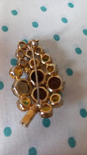 Продам недорого брошь винтажная