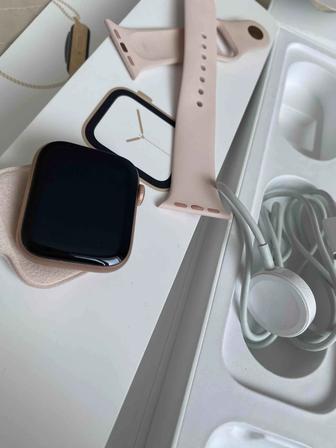 Продам Apple Watch 4