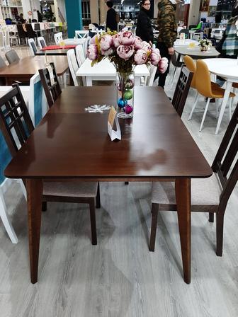 Продам стол на кухню/зал