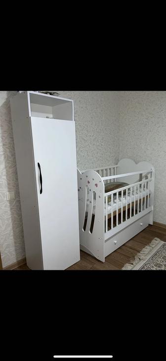 Детский манеж и шкаф