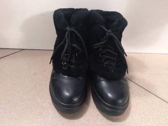 Продам зимние женские ботинки