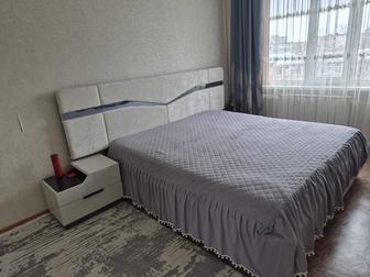 Кровать двуспальная, тумбочки