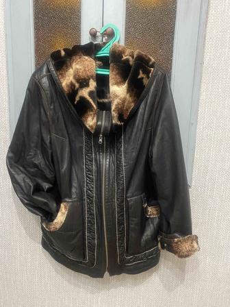 Продам двухстороннюю куртку