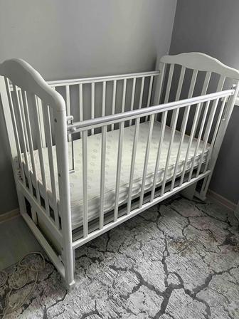 Продам красивую кроватку