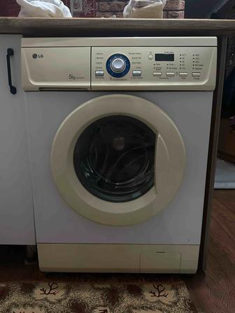 Продаеться стиральная машина в хорошем рабочем состоянии