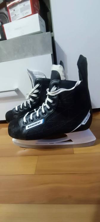 Коньки мужские 44 р