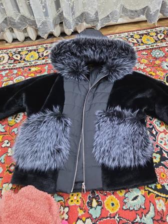 Продам куртка с шубкой