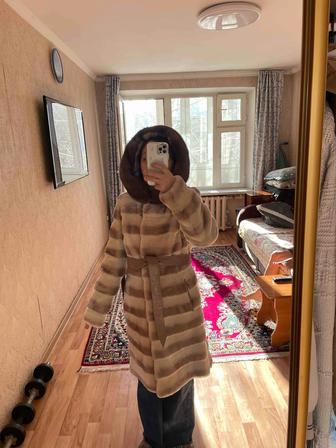 Продам шубу теплую