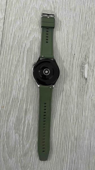 Продаю умные часы Huawei Watch  4