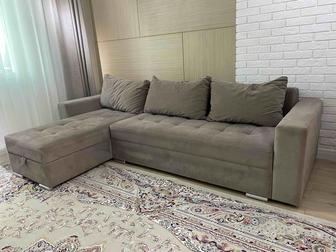 Продам угловой раскладной диван (Б/У) с пуфом и ящиками для хранения