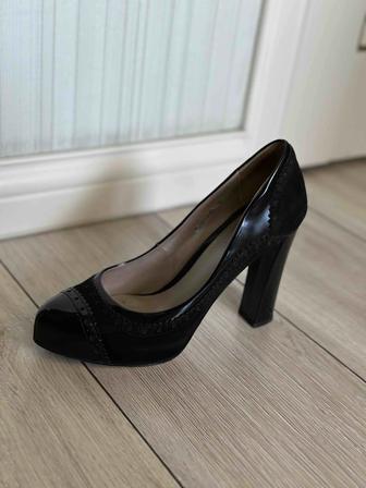 Туфли на каблуках