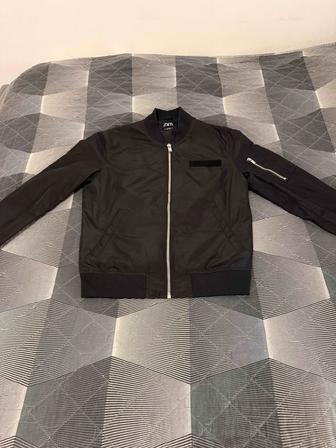 Zara, черная мужская куртка (размер M)