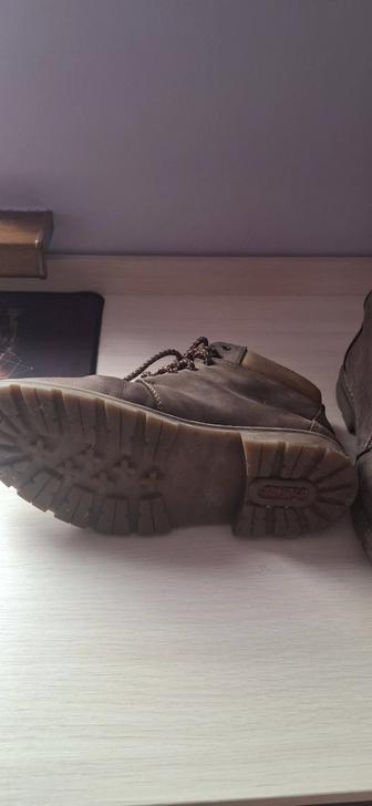 Ботинки  фирменные за 10000 кожанные