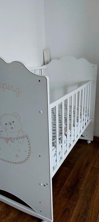 Продам детскую кроватку