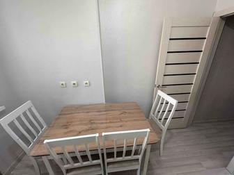 Стол со стульями