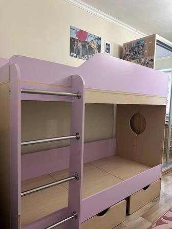 Кровать двухъярусная