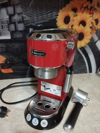 Кофемашина Delonghi