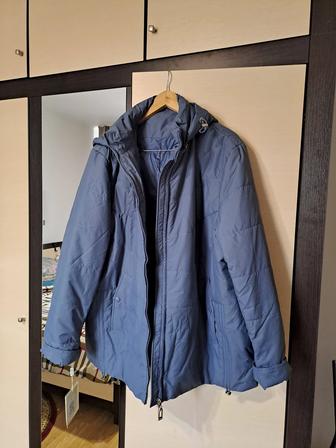 Продам куртку женскую