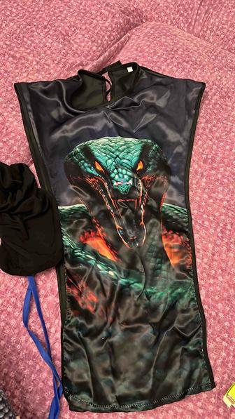 Продам костюм змей