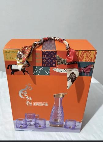 Набор стаканов с кувшином