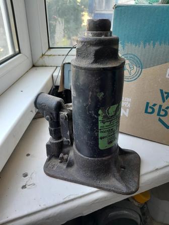 Домкрат гидравлический. 5тн. Очень хор.сост. СССР