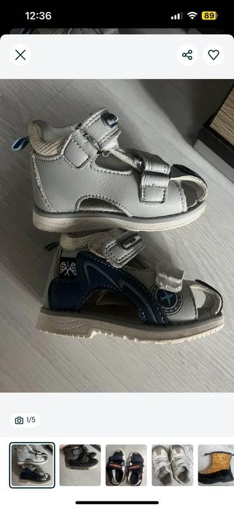 Продаю сандали детские