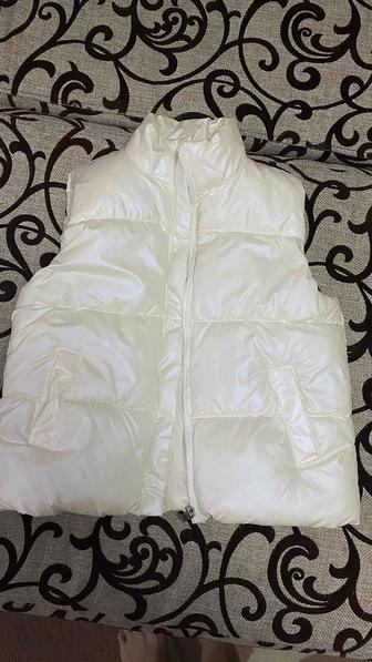 Продам куртки и жилетки