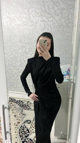 Платья