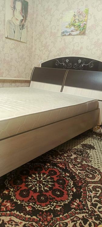 Кровать двухспальная с нишей