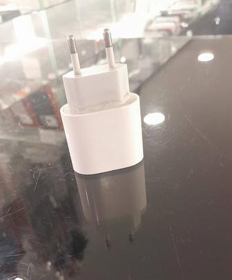 Продаю адаптер айфоновский срочно, новый абсолютно