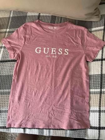 Продам футболку фирмы guess (новая)