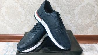 Срочно продаётся турецкие кроссовки из Турции