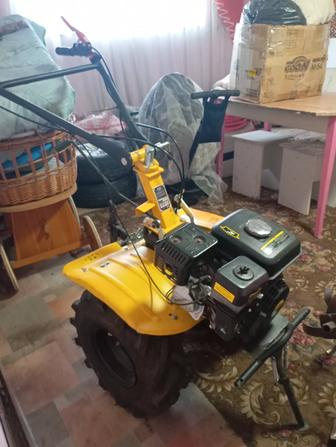Продам культиватор Huter