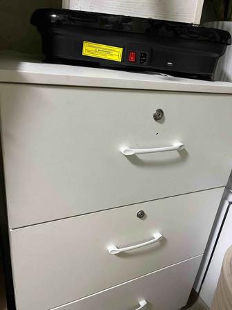 Продам комод кушетка стульчик и помощник