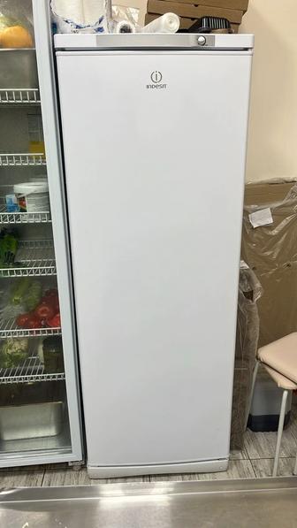 Продам морозильник Indesit