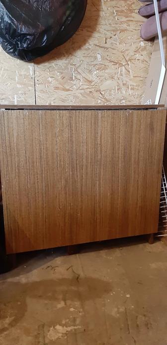 Продам стол