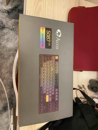 Продаю клавиатуру игровую Akko 5087S