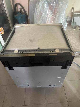 Посудомоечная машина Hotpoint-Ariston HIP 4O23 WLT